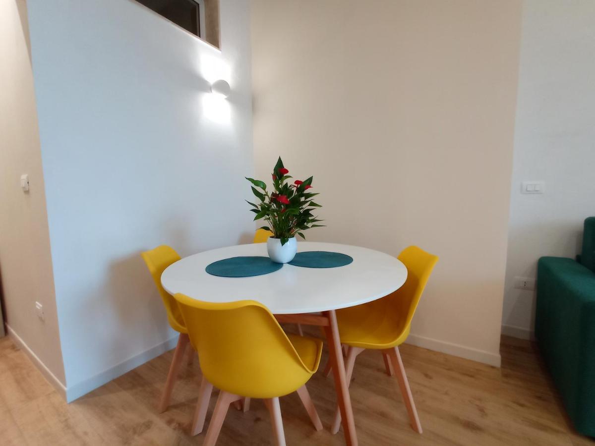 Suites Elifani Marina Trani Exteriör bild