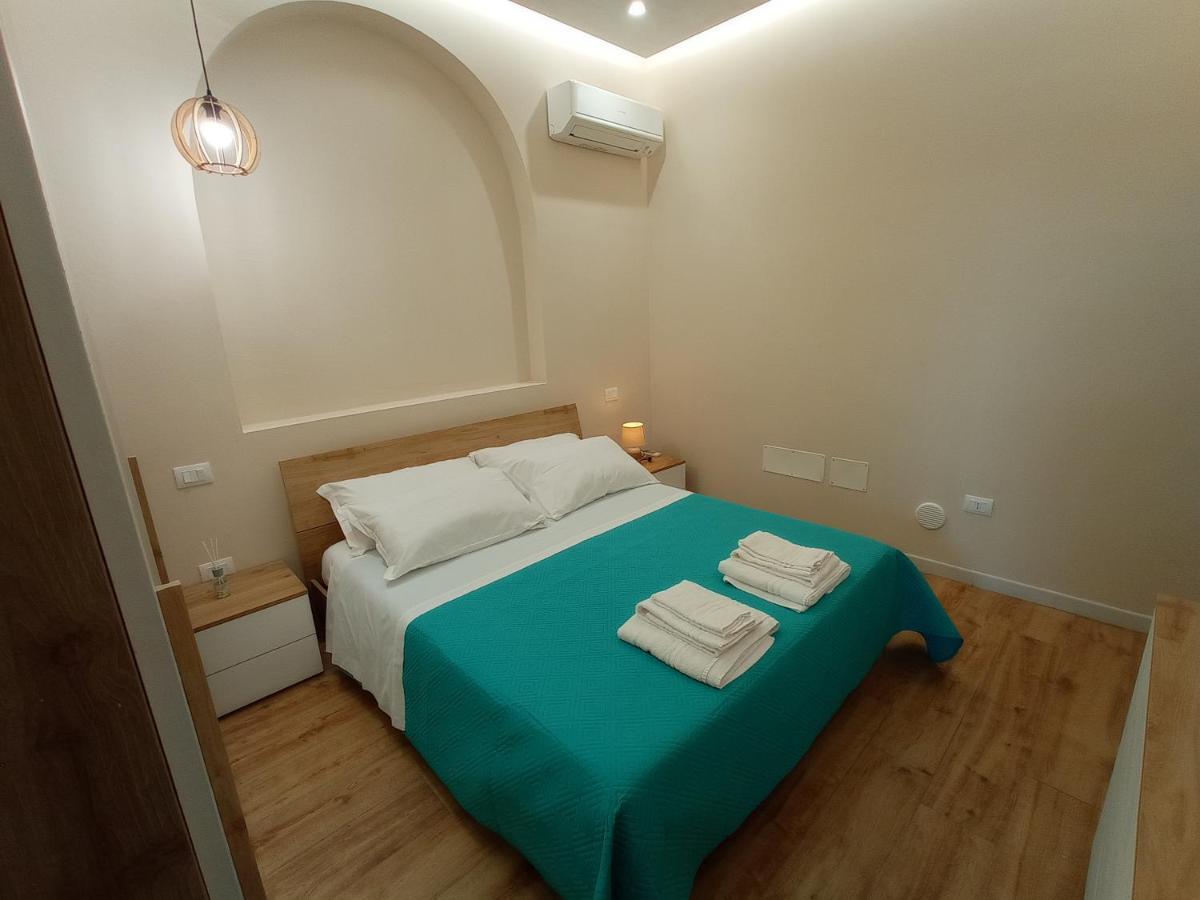 Suites Elifani Marina Trani Exteriör bild