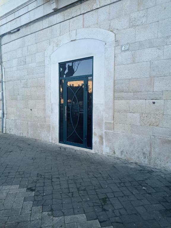 Suites Elifani Marina Trani Exteriör bild